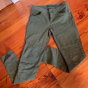 Army Green pant with ribbed knee